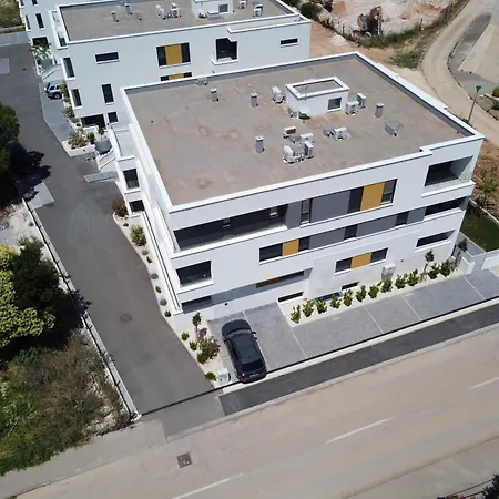 California By Belmont Realty דירה זאדאר