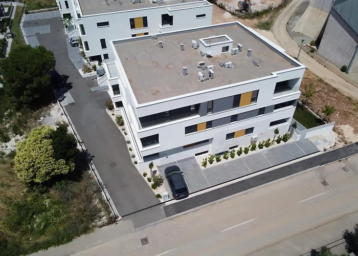 California By Belmont Realty דירה זאדאר