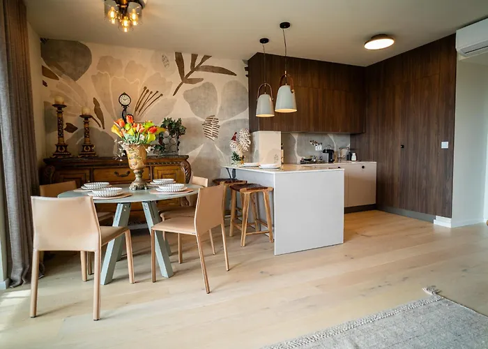 California By Belmont Realty דירה