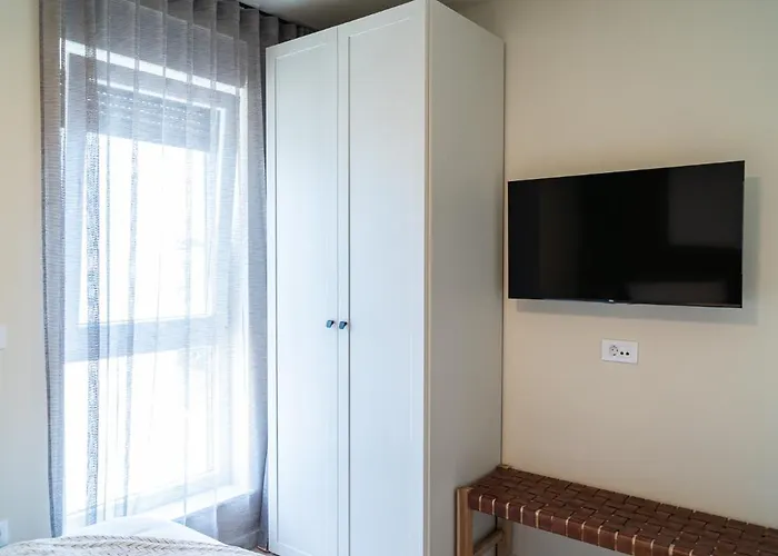 California By Belmont Realty * זאדאר