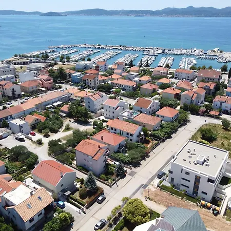 California By Belmont Realty