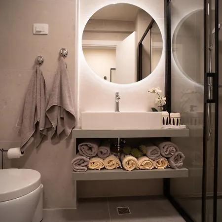 California By Belmont Realty Apartament